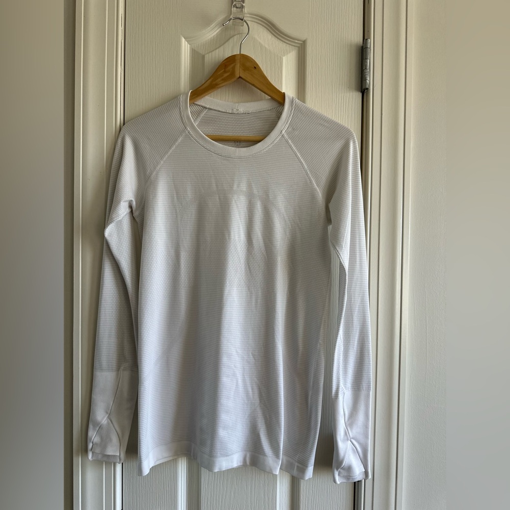 Lululemon white long sleeve with thumb holes